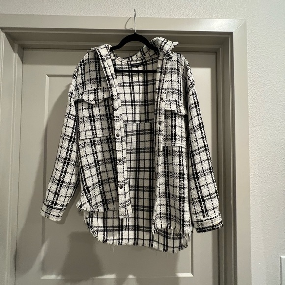 Shacket - Picture 1 of 3